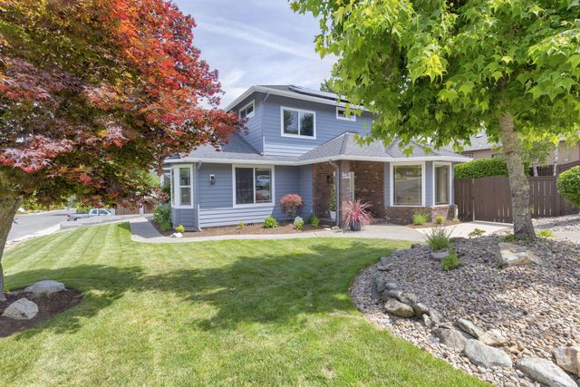 965 NW Valley View Drive, Grants Pass, OR 97526