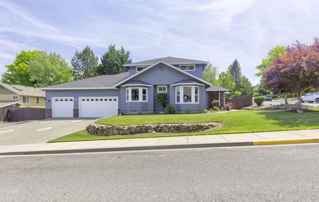 965 NW Valley View Drive, Grants Pass, OR 97526