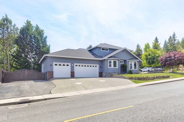 965 NW Valley View Drive, Grants Pass, OR 97526