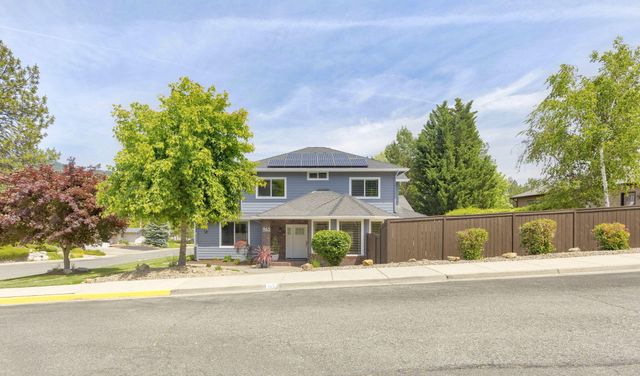 965 NW Valley View Drive, Grants Pass, OR 97526