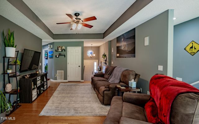606 Steeplechase Drive, Johnson City, TN 37601