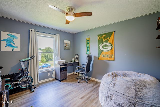 606 Steeplechase Drive, Johnson City, TN 37601