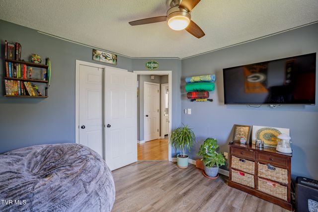 606 Steeplechase Drive, Johnson City, TN 37601