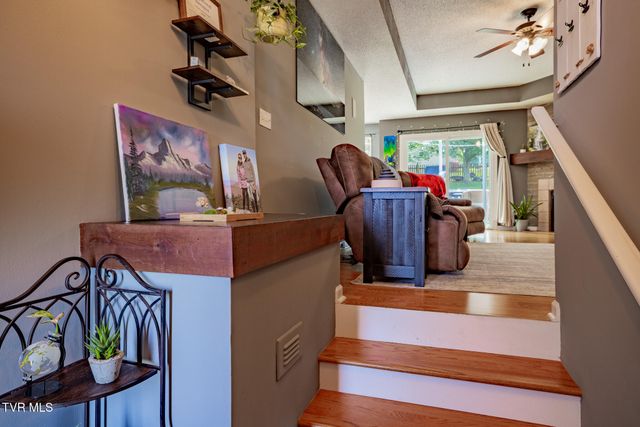 606 Steeplechase Drive, Johnson City, TN 37601