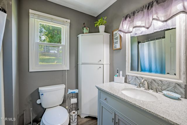 606 Steeplechase Drive, Johnson City, TN 37601