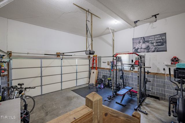 606 Steeplechase Drive, Johnson City, TN 37601
