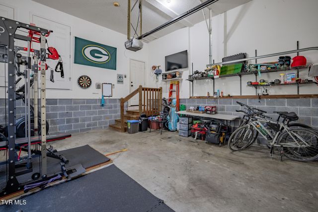 606 Steeplechase Drive, Johnson City, TN 37601