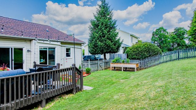 606 Steeplechase Drive, Johnson City, TN 37601
