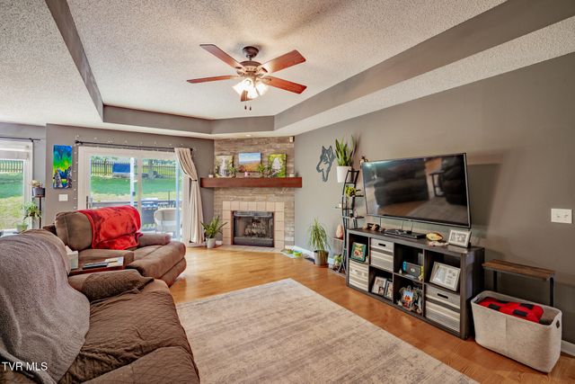 606 Steeplechase Drive, Johnson City, TN 37601