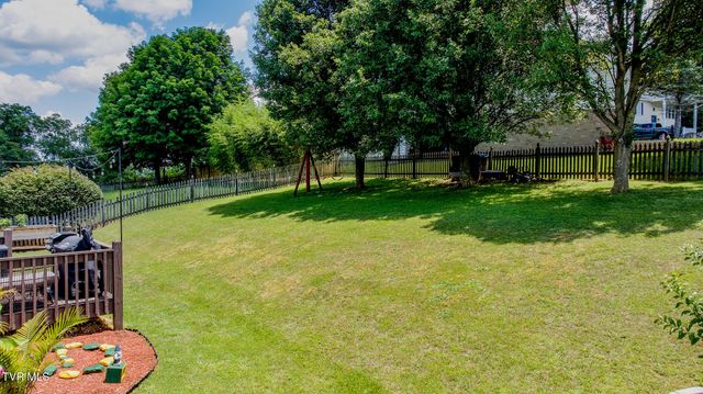 606 Steeplechase Drive, Johnson City, TN 37601