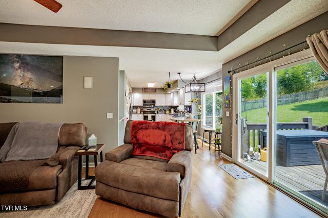606 Steeplechase Drive, Johnson City, TN 37601