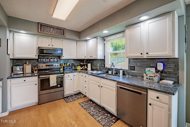 606 Steeplechase Drive, Johnson City, TN 37601