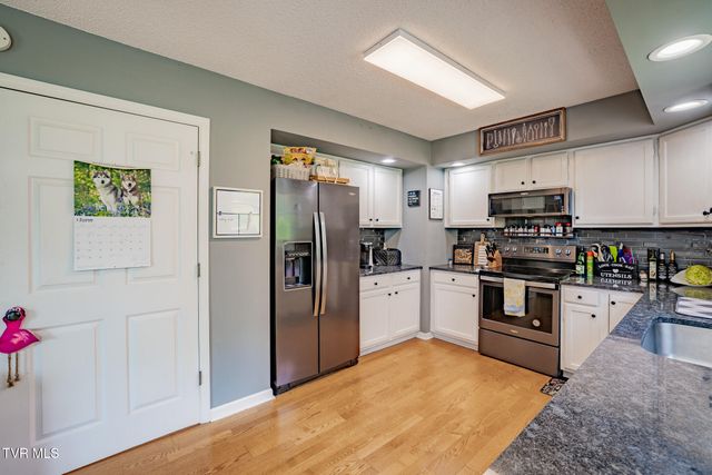 606 Steeplechase Drive, Johnson City, TN 37601