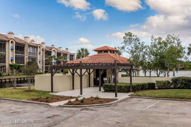 3815 LA VISTA Circle, Jacksonville, FL 32217