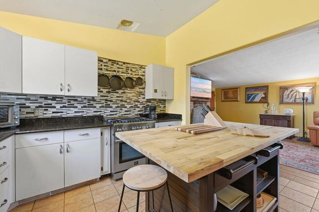 311 Eaton Street, Oceanside, CA 92054