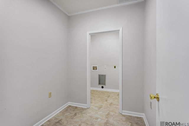 607 Court St, Port Allen, LA 70767