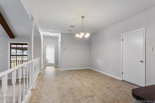 607 Court St, Port Allen, LA 70767