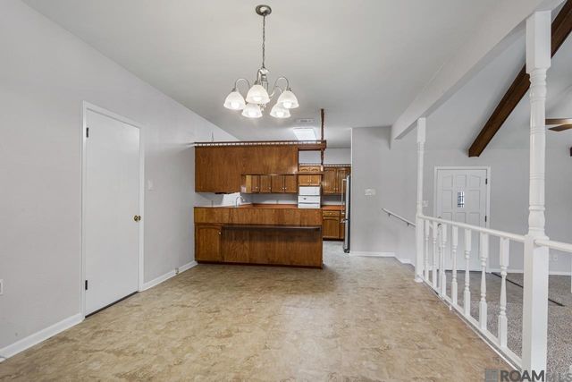 607 Court St, Port Allen, LA 70767