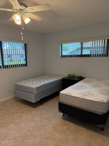 4695 ROBINWOOD Place B, Boynton Beach, FL 33436