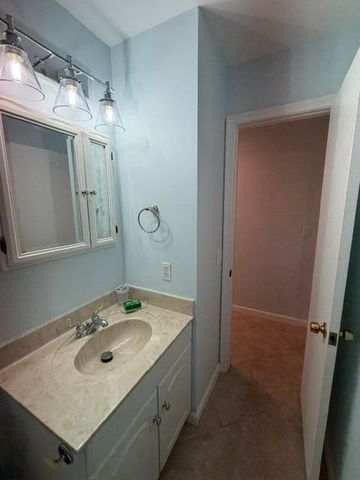 4695 ROBINWOOD Place B, Boynton Beach, FL 33436