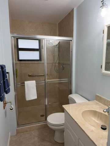 4695 ROBINWOOD Place B, Boynton Beach, FL 33436