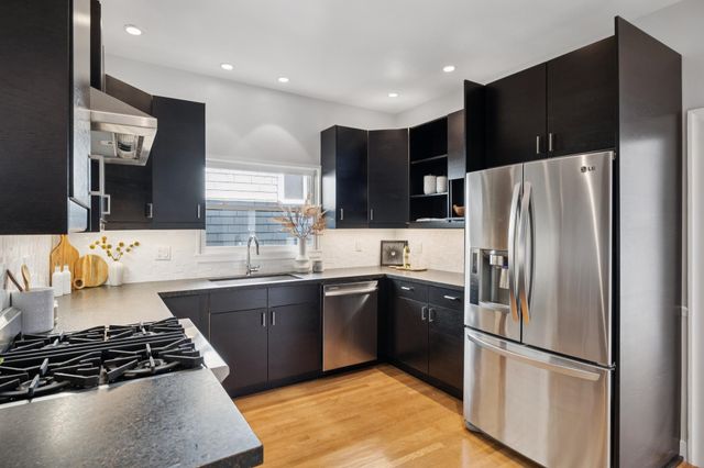 737-739 61st St, Oakland, CA 94609