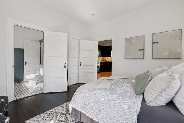 737-739 61st St, Oakland, CA 94609