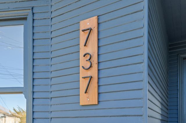 737-739 61st St, Oakland, CA 94609