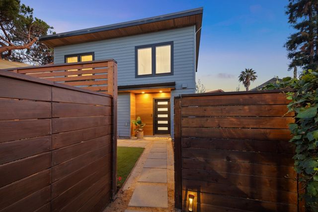 737-739 61st St, Oakland, CA 94609