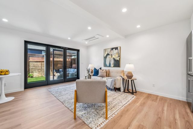 737-739 61st St, Oakland, CA 94609