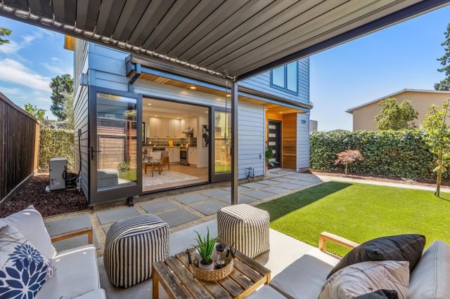 737-739 61st St, Oakland, CA 94609