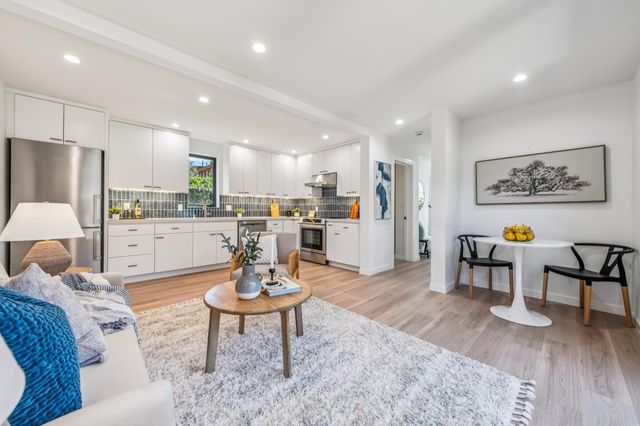 737-739 61st St, Oakland, CA 94609