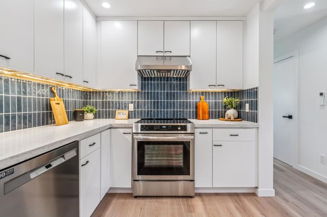 737-739 61st St, Oakland, CA 94609