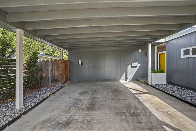 4939 E 26th Place, Tulsa, OK 74114