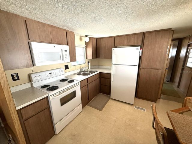 212 WOLVERINE AVENUE, North Port, FL 34287