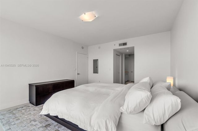 1331 Brickell Bay Dr 1007, Miami, FL 33131