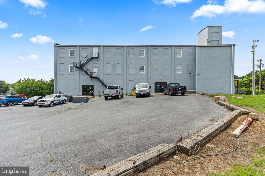 133 S BURHANS BOULEVARD, Hagerstown, MD 21740