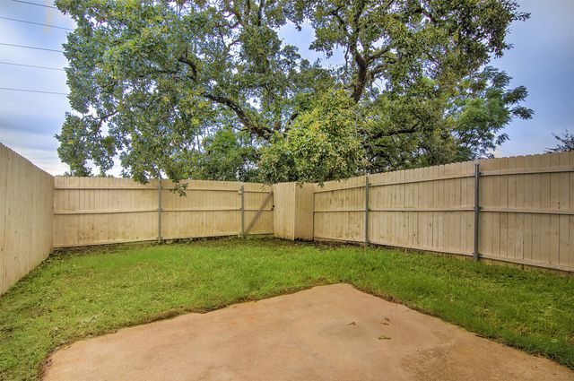 12816 Seaside Drive, Fort Worth, TX 76040