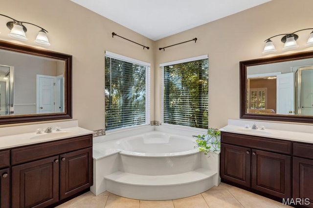 16810 Westglen Farms Drive, Wildwood, MO 63011