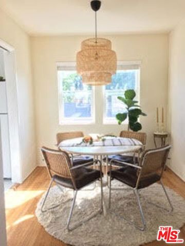 2514 W Chandler Boulevard, Burbank, CA 91505