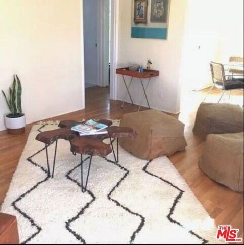 2514 W Chandler Boulevard, Burbank, CA 91505