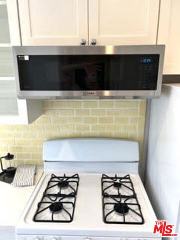 2514 W Chandler Boulevard, Burbank, CA 91505