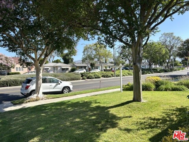 2514 W Chandler Boulevard, Burbank, CA 91505