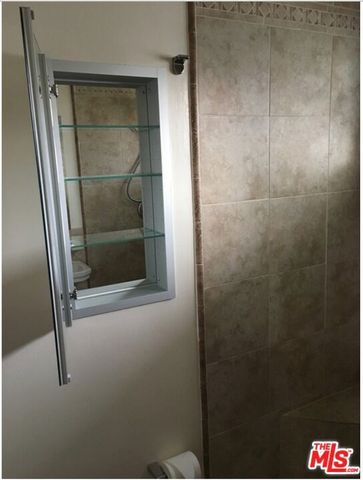 2514 W Chandler Boulevard, Burbank, CA 91505