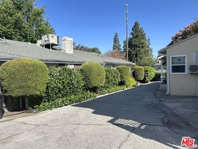 2514 W Chandler Boulevard, Burbank, CA 91505