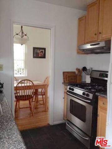 2514 W Chandler Boulevard, Burbank, CA 91505