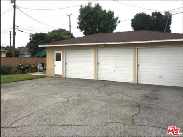 2514 W Chandler Boulevard, Burbank, CA 91505