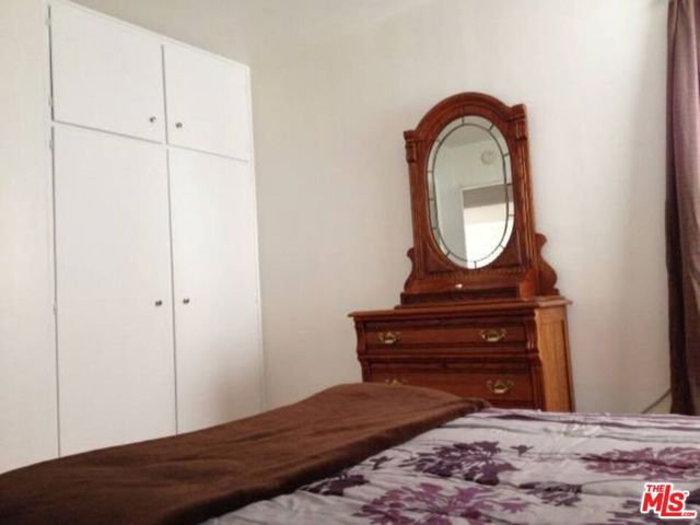 2514 W Chandler Boulevard, Burbank, CA 91505