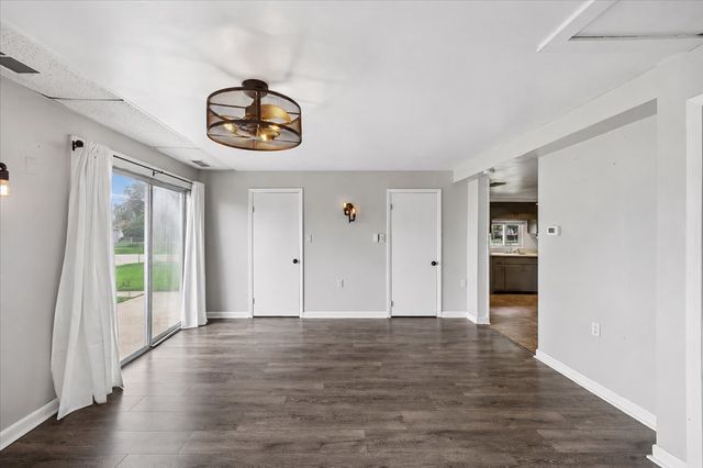 8059 Lorel Avenue, Burbank, IL 60459