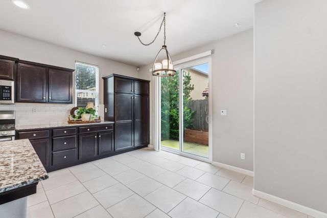 1568 Lambourn Way, Clovis, CA 93619